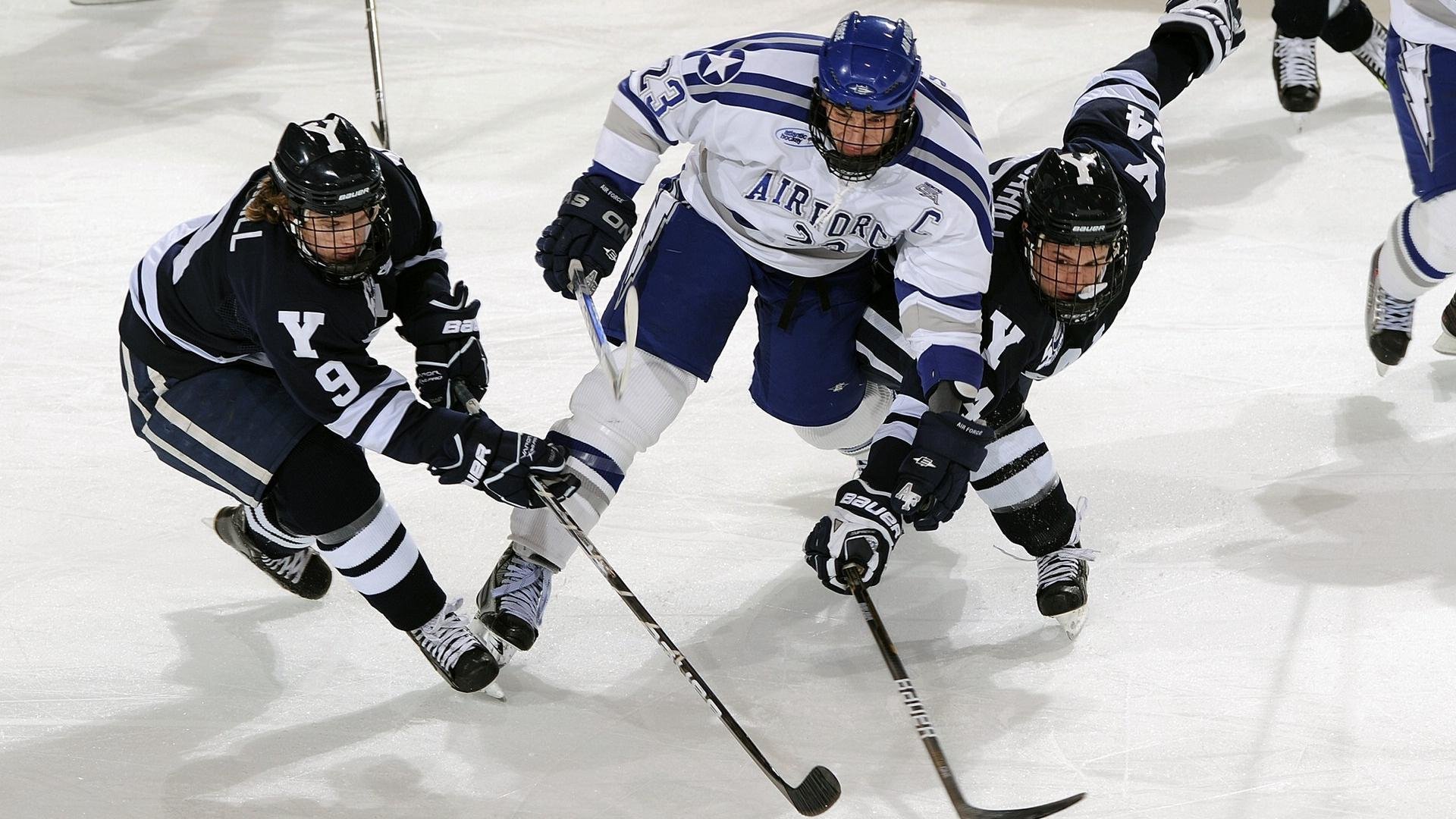 AC MILANSPORTS-贝纳塔驾临那不勒斯，率队主场击败帕尔马，纳夫塔利·贝内特简介